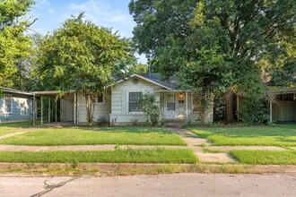 Building Photo - 3916 Leland Ave