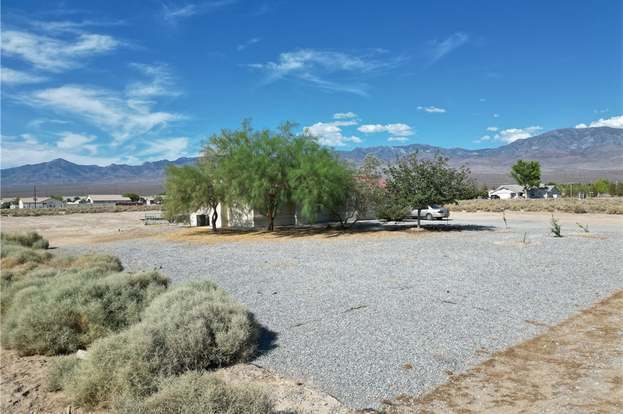 Building Photo - 110 E Bluebird Ave