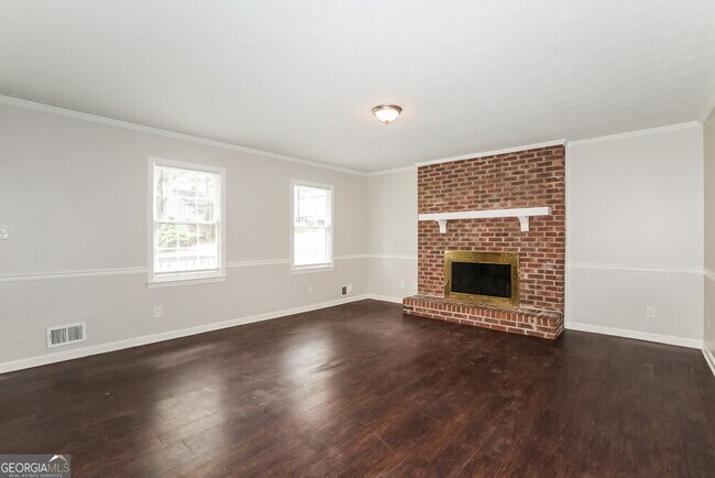 Building Photo - 672 Almand Branch Rd SE