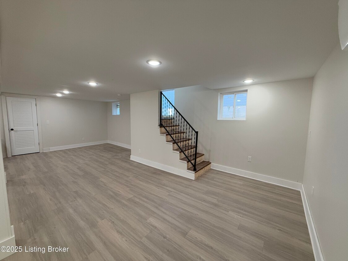 Building Photo - 730 Hazel St