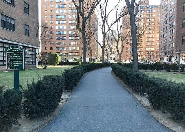Foto principal - 33-65-65 14th St