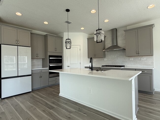 Building Photo - 104 Charmer Trce