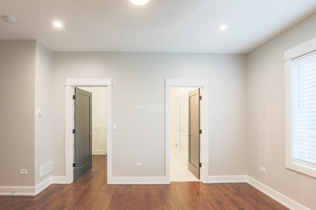 Master Bedroom - 4317 S Forrestville Ave