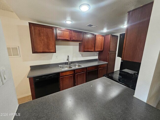 Foto del edificio - 424 W Brown Rd