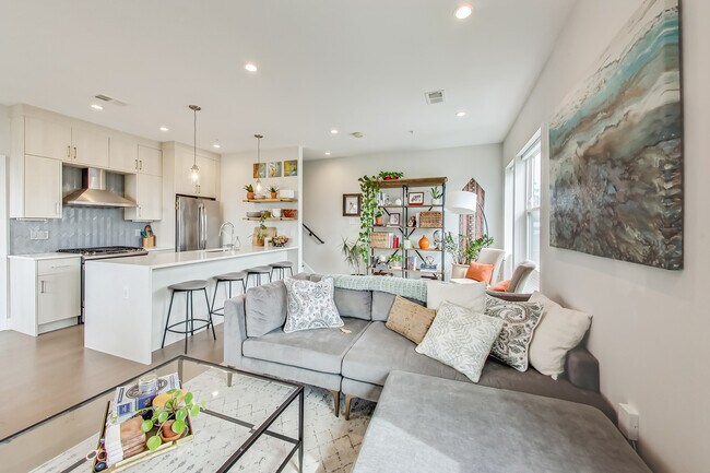 Foto del edificio - 653 Irving St NW