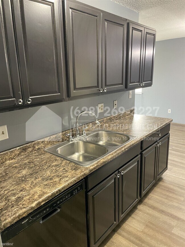 Building Photo - 2 br, 1.5 bath Condo - 10211 Ura Lane Unit...