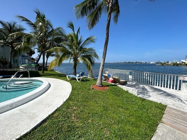 Foto del edificio - 7909 East Dr