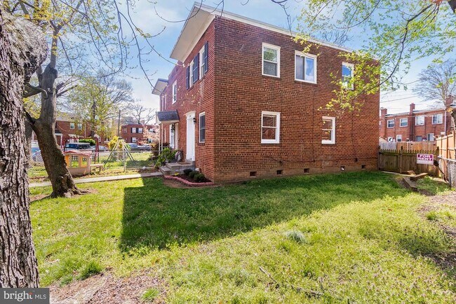 Building Photo - 3724 Mark Dr