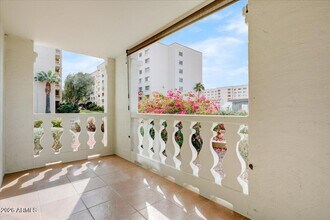 Building Photo - 7870 E Camelback Rd