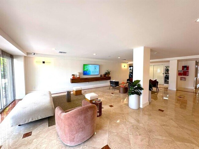 Foto del edificio - 1455 N Treasure Dr