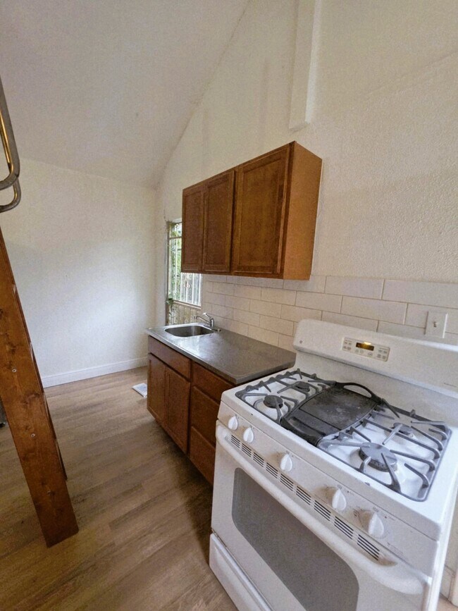 Foto del edificio - 6219 Saxon Dr