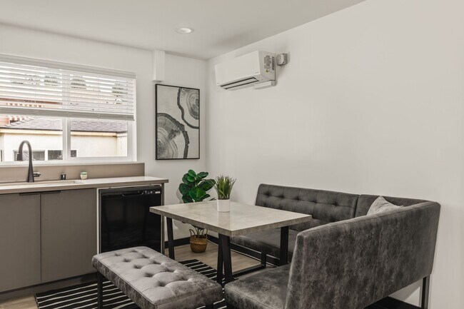 Foto del edificio - 10773 Ashton Ave