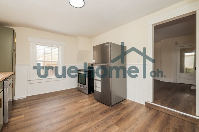 Foto del edificio - 130 Burgess Ave