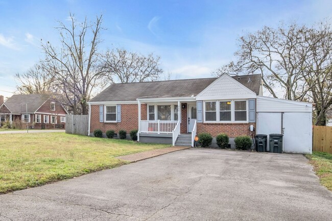 Building Photo - East Nashville home with EV Charger!