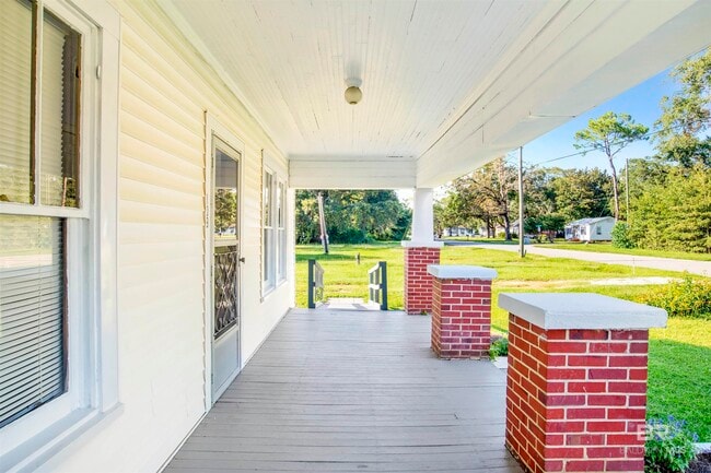 Building Photo - 109 Armstrong Ave