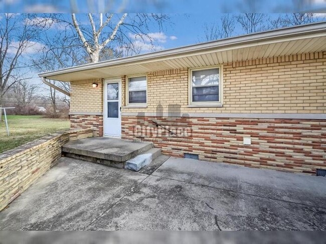 Building Photo - 9162 E 17th St