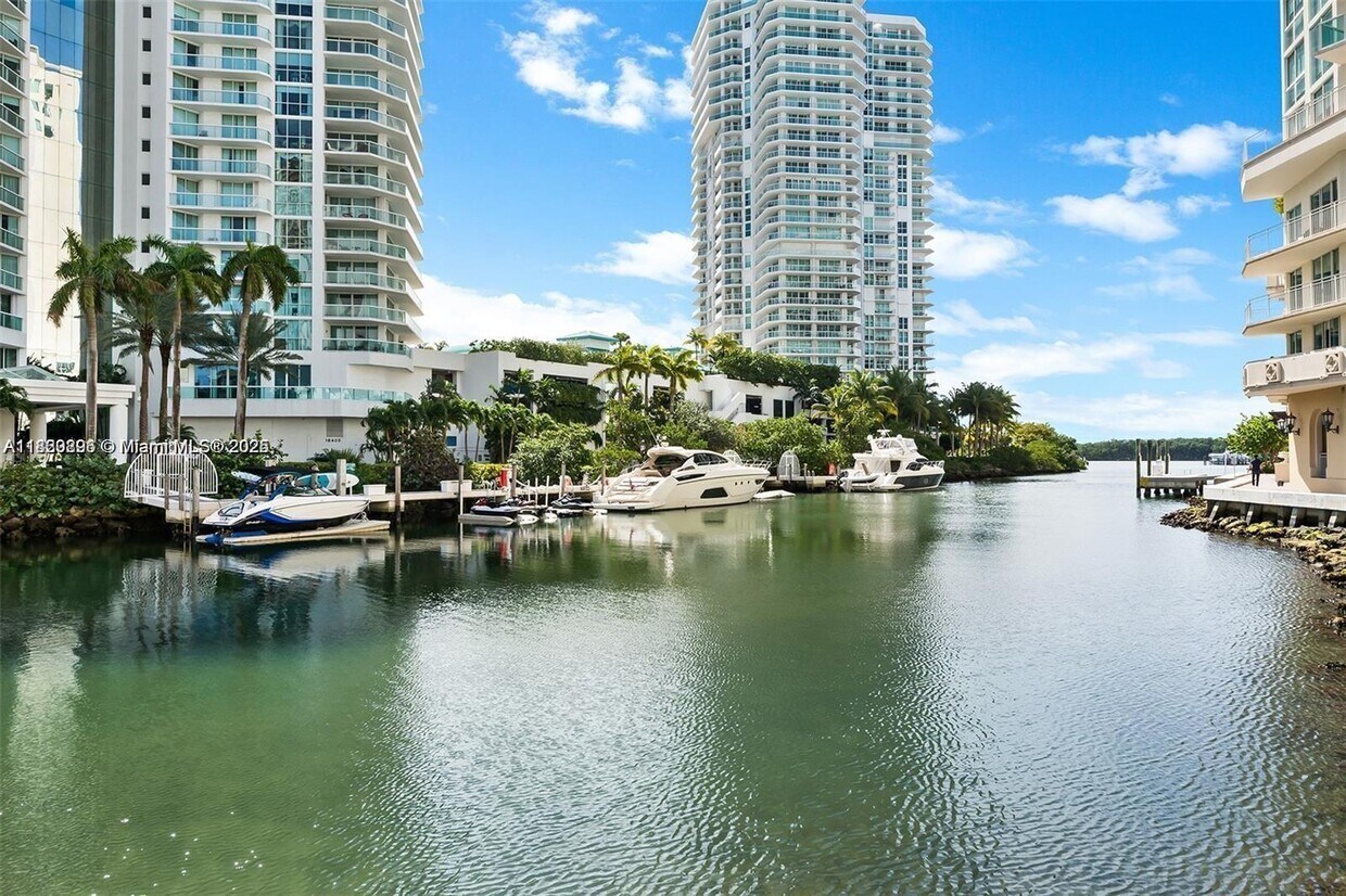 Foto principal - 150 Sunny Isles Blvd