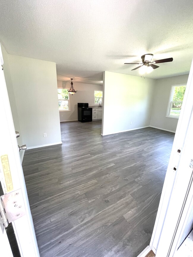 Front entry to living room - 2156 W Brower St