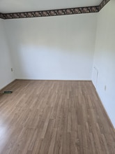 Building Photo - 1902 Bronzegate Blvd