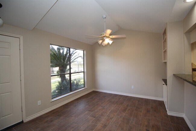 Foto del edificio - 13 Hideaway Dr