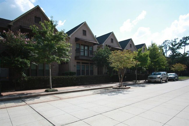 Building Photo - 44 Riva Row
