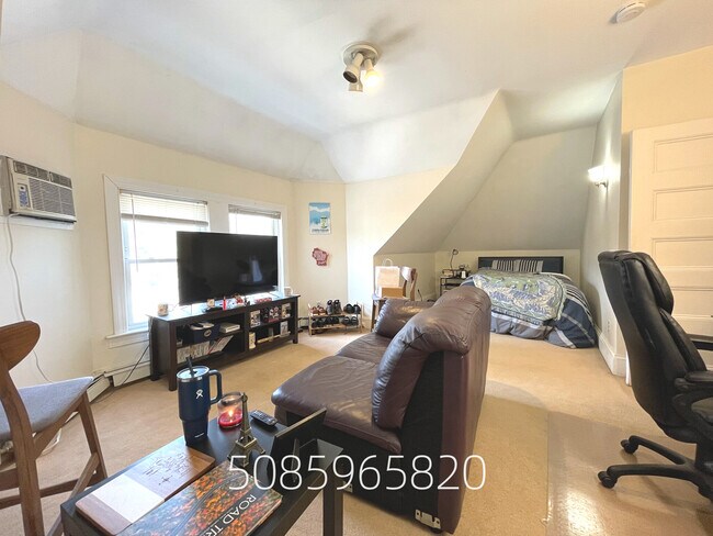 Foto del edificio - 66 Englewood Ave