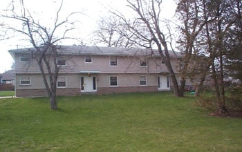 Building Photo - 1424 E Main St, Watertown, WI 53094