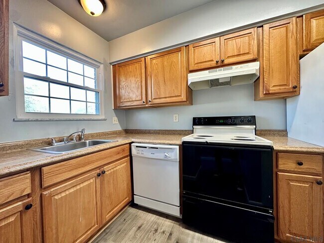 Foto del edificio - 1030 Tener St