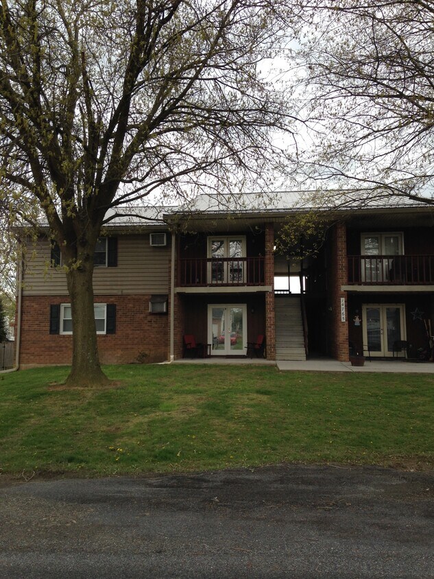 Second floor - 14765 Sherwood Dr