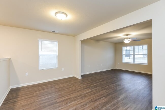 Building Photo - 690 Clover Cir