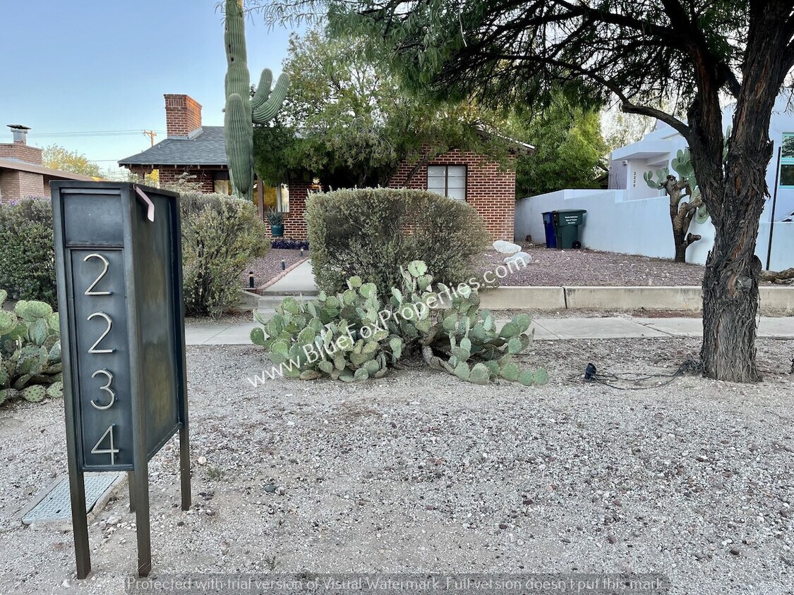 Primary Photo - 2234 E Helen St
