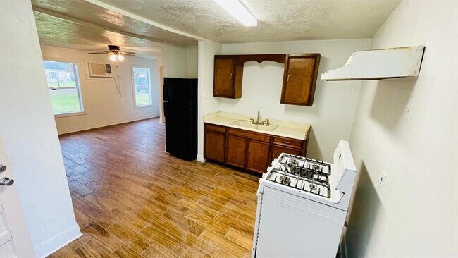 Foto del edificio - 1745 Rivercrest St
