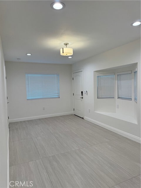 Foto del edificio - 8015 Sterling Drive