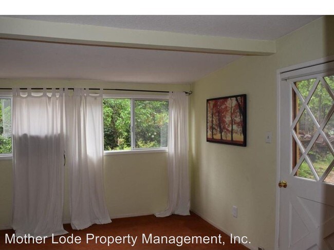 Building Photo - 2 br, 1.5 bath House - 23165 Tuolumne Drive
