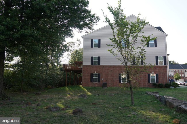 Building Photo - 45903 Peach Oak Terrace