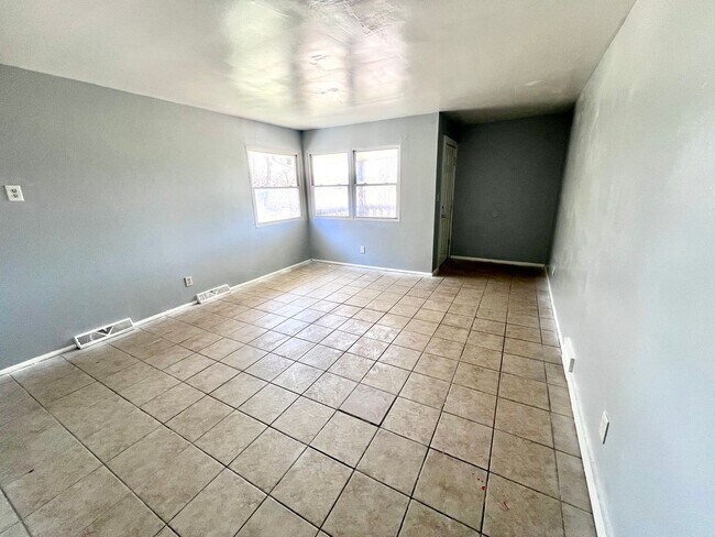 Foto del edificio - 5750-5750A N 65th St