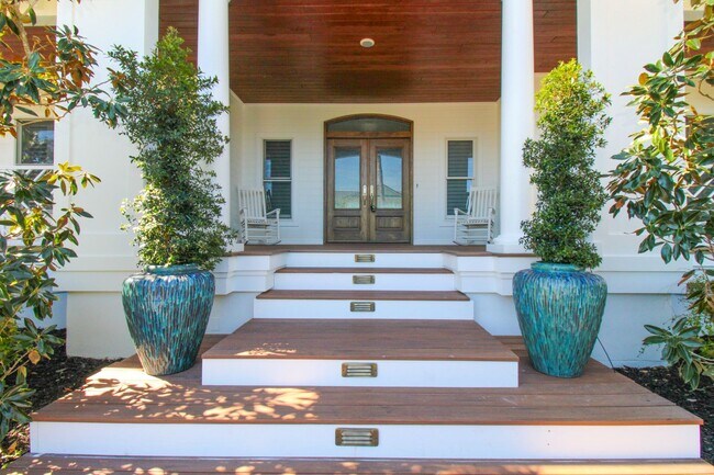 Foto del edificio - **STUNNING POOL HOME**4BEDS / 4.5BATHS**AQ...