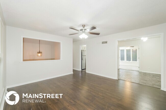 Foto del edificio - 7616 N Serene Ave