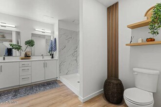 Building Photo - 301 W Roosevelt St