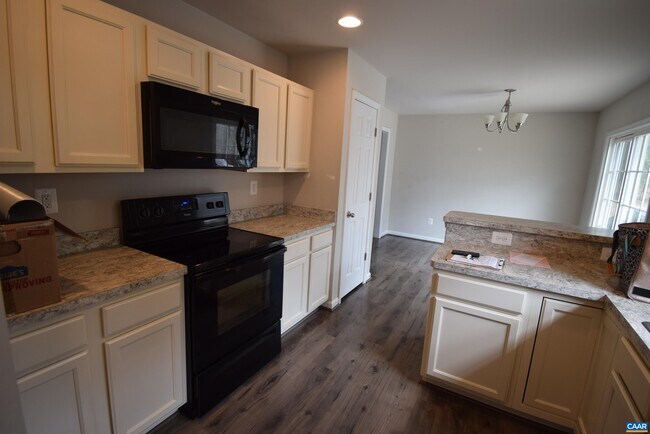 Foto del edificio - 7136 Venable Rd