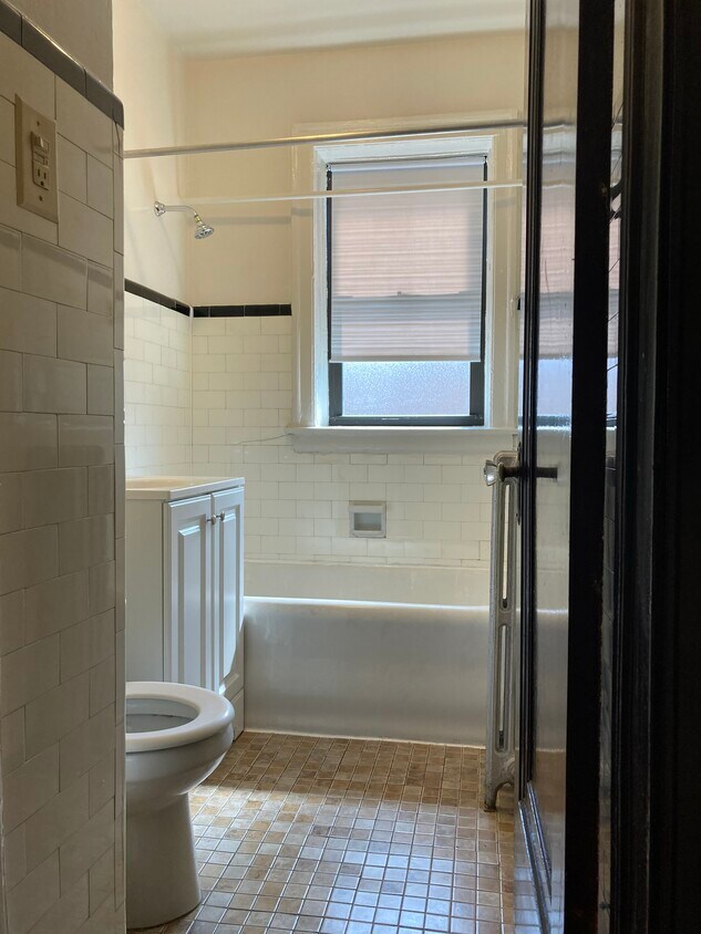 Building Photo - 1635 W 83rd St