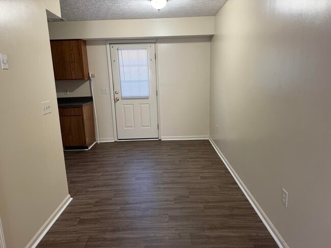 Building Photo - 212 Calumet Dr