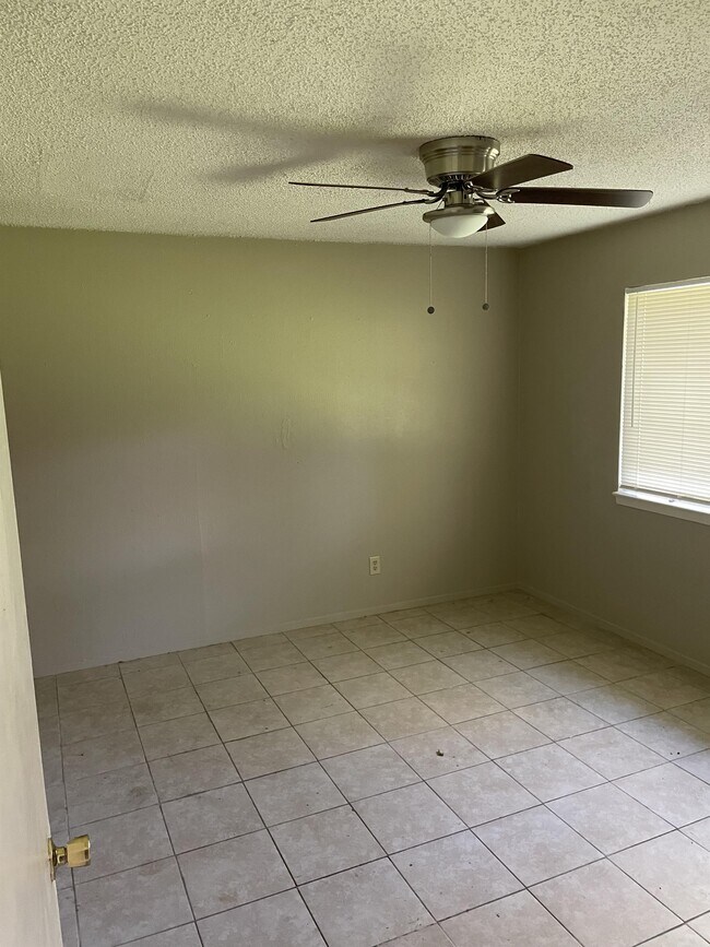 Foto del edificio - 4704 Lambs Ln