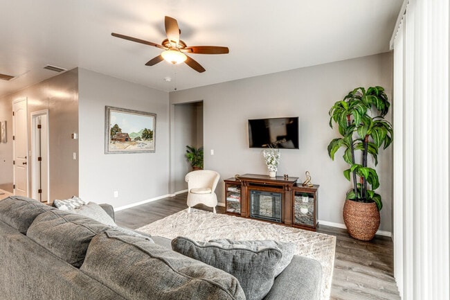 Building Photo - 12281 Pegasus Rd