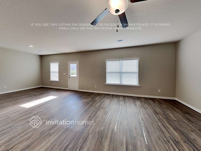 Building Photo - 423 Vermeer Ct