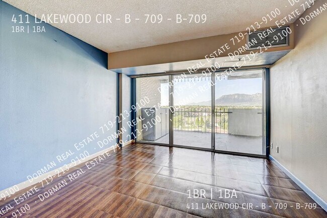 Building Photo - Highrise condo with views and all utilitie...