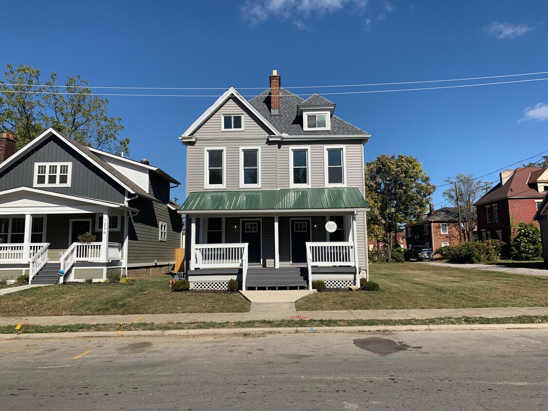Primary Photo - 1238 E Mound St