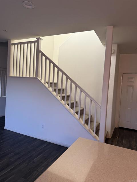 Building Photo - 727 Anastasia Ct