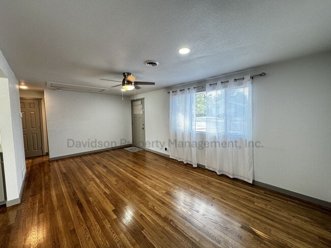 Building Photo - Cute 2 Bedroom House in South Colorado Springs with Large Garage
