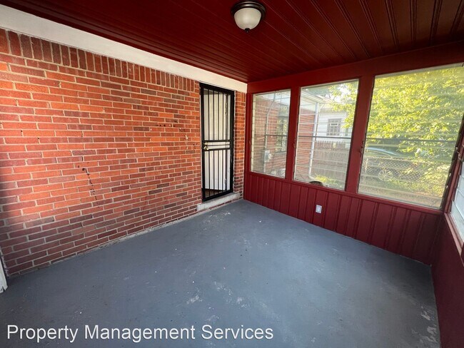 Building Photo - 3 br, 1.5 bath House - 5700 Marseilles